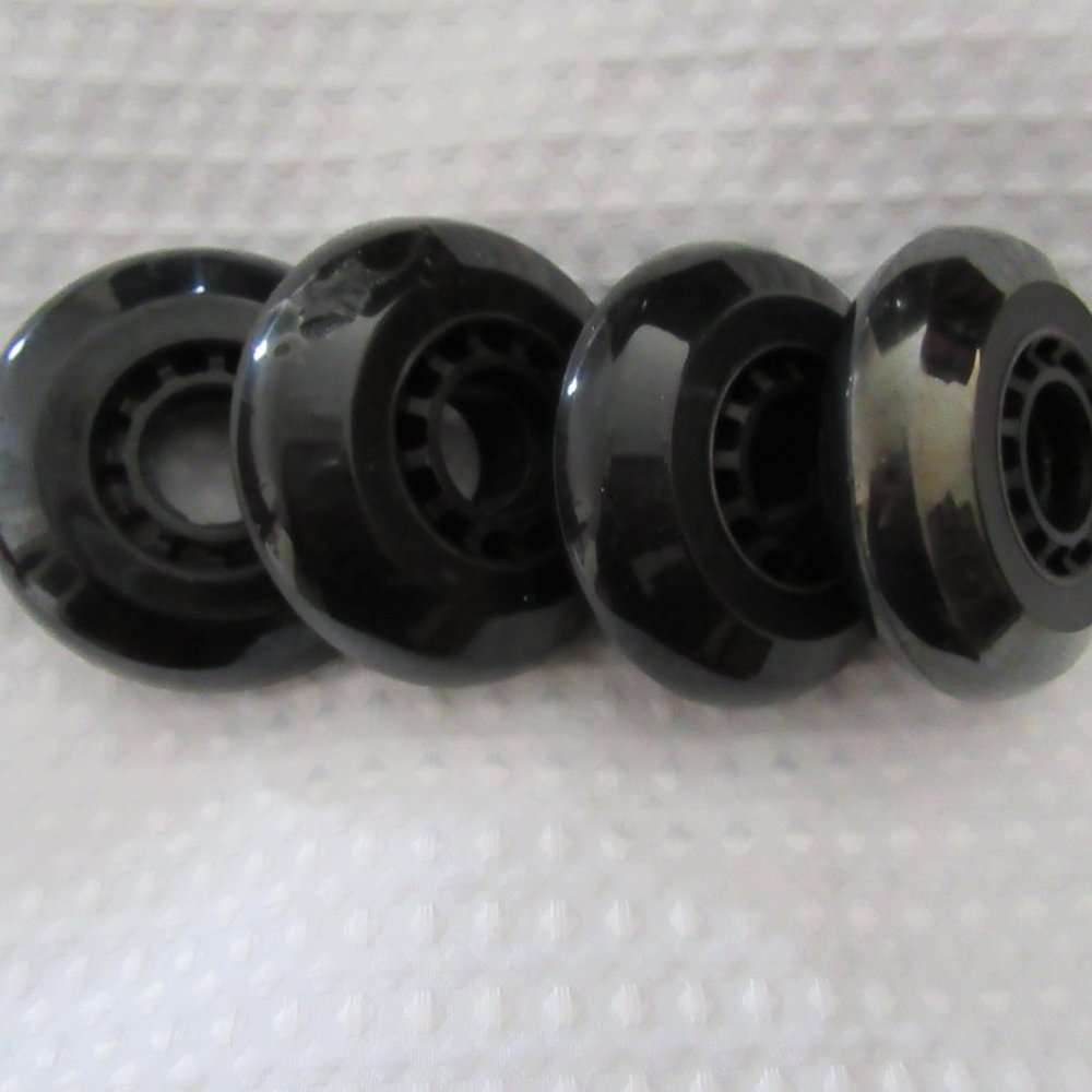 Replacement Rollerblade wheels- As is 1 damaged